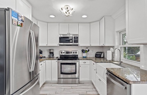 Cape Coral Apartamento | Recuerdos familiares * Bicicletas * Kayaks * Tablas de remo * Suministros de playa * Equipo de pesca * WiFi gratis