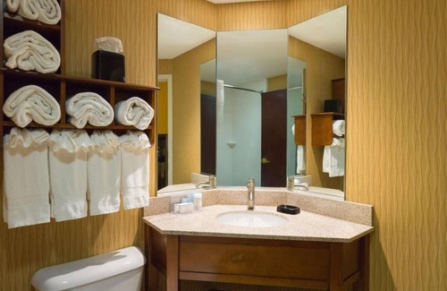 Carlisle Hotel | Cozy Carlisle Room with Free Breakfast – Short Drive to Roundtop Ski Resort