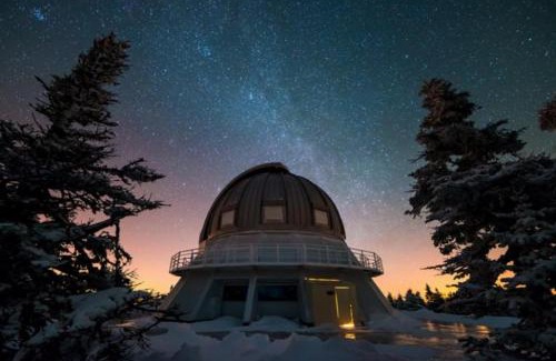 Notre-Dame-Des-Bois Chalet De Esquí | Cozy Chalet with Breathtaking Mountain View