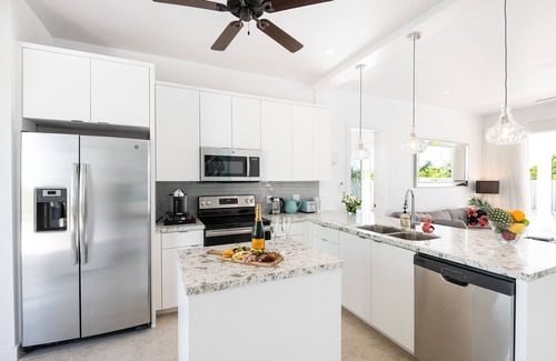 Leeward Settlement Villa | Acogedor y Chic | Playa Grace Bay | ¡Mascotas bienvenidas!