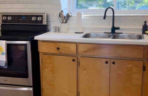 Port Dover Apartamento | Cozy Coastal Apartment