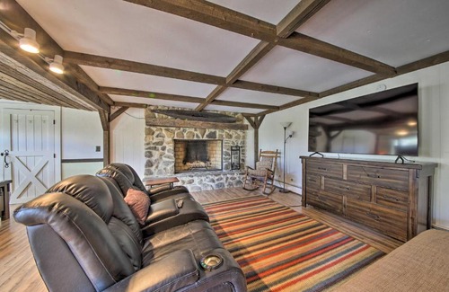 Bucksport Casa | Cozy Colonial Home with Bay Access and Water View