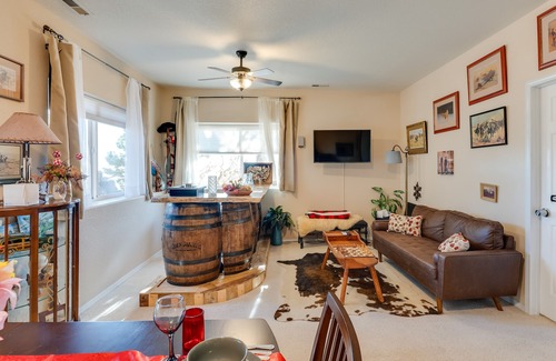 Southwest Colorado Springs Apartamento | Cozy Colorado Springs Vacation Rental w/ Patio!