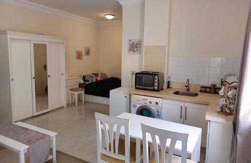 Village Road Apartamento | Cozy / Comfy Studio