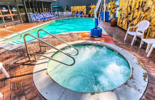 South Lake Tahoe Complejo | Cozy Condo Near Lake Tahoe & Walking Distance to Heavenly Ski Lifts