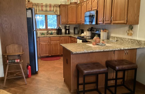 New London Condominio | Cozy condo on the Wolf River in New London