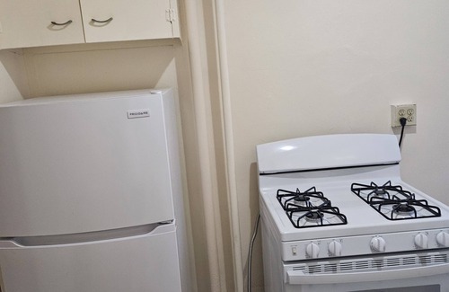 East Bronx Casa | Cozy Condo Quiet Neighborhood In The Bronx! 30 minutes to Manhattan