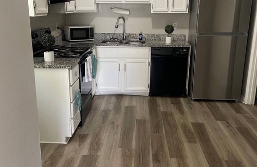 Jonesboro Apartamento | Cozy & Convenient 2BR Corporate Stay – Ideal for Relocation or Recovery