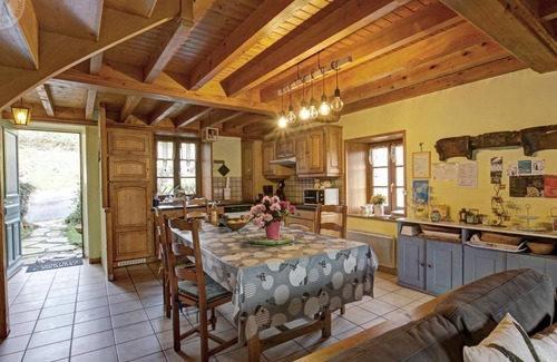 Perigneux Cabaña | Casa acogedora 3 hab, jardín, se admiten mascotas, garaje, wifi