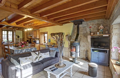 Perigneux Cabaña | Casa acogedora 3 hab, jardín, se admiten mascotas, garaje, wifi