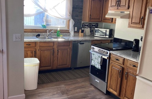 Bay Port Casa | Cozy cottage across from the Lake