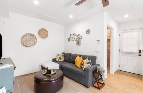 Fallbrook Cabaña | Cozy cottage at The Heritage Fallbrook with WiFi, AC