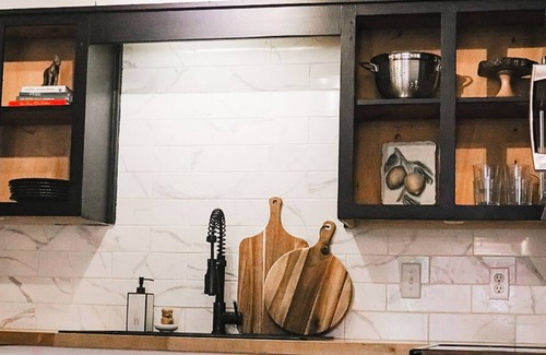 Tyrone Casa | Cozy cottage in quaint small town. Close to studios and Atlanta downtown.