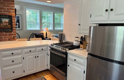 Dorset Casa | Cozy cottage in the Dorset Hollow. Mountain views, patio & stream. Pet friendly!