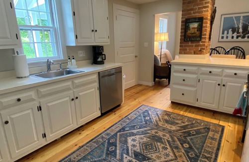 Dorset Casa | Cozy cottage in the Dorset Hollow. Mountain views, patio & stream. Pet friendly!