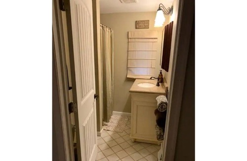 Effort Cabaña | Cozy Cottage in the Village of Effort, PA.