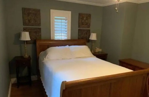 Effort Cabaña | Cozy Cottage in the Village of Effort, PA.