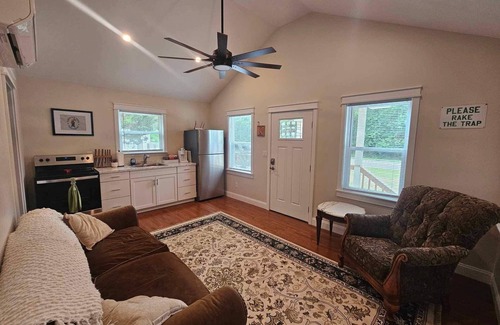 Southern Pines Cabaña | Cozy cottage minutes from downtown Southern Pines!