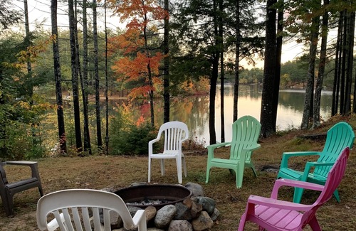 East Wakefield Cabaña | Cozy cottage on Belleau Lake!