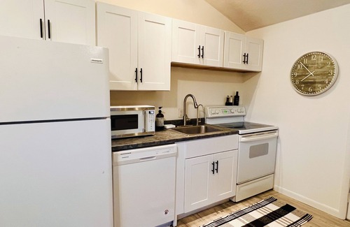 Mount Pocahontas Cabaña | Cozy cottage retreat at the Poconos