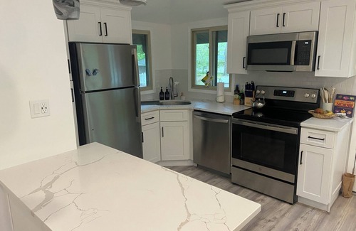 Baiting Hollow Cabaña | Cozy Cottage Steps from the Beach in the North Fork