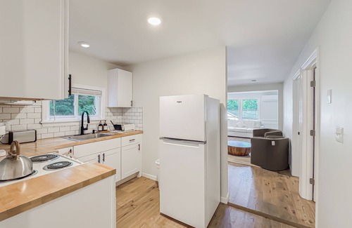 Watertown Cabaña | Cozy cottage with AC and lake access in charming Connecticut suburb.