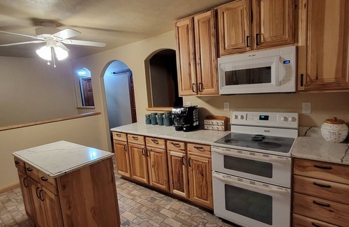 Twin Lake Casa | Cozy Country Home Near Lakes And Amusement Park