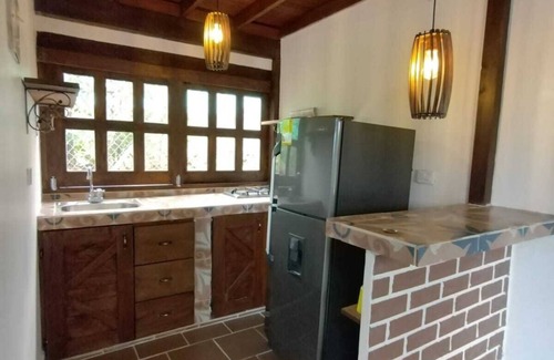 Sopetran Cabaña | Cozy country retreat close to the mountains.