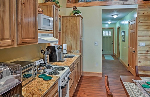 East Bernstadt Cabina | Acogedora cabaña de East Bernstadt con porche, pozo de fuego y estanque