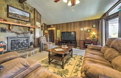 Franklin Casa | Cozy Franklin Getaway with Deck, Mountain Views