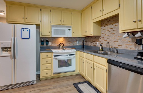 Warner Robins Casa | Cozy Georgia Abode w/ Patio & Grill, Near Golfing!