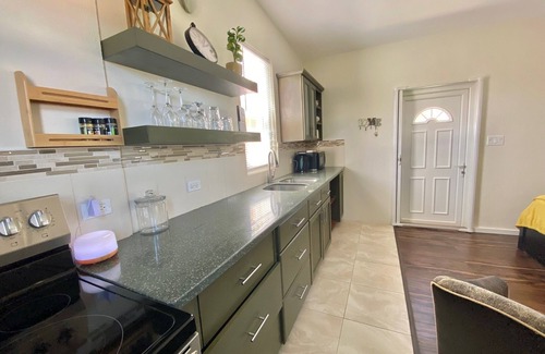 Hamilton Parish Cabaña | Cozy Gombey Cottage