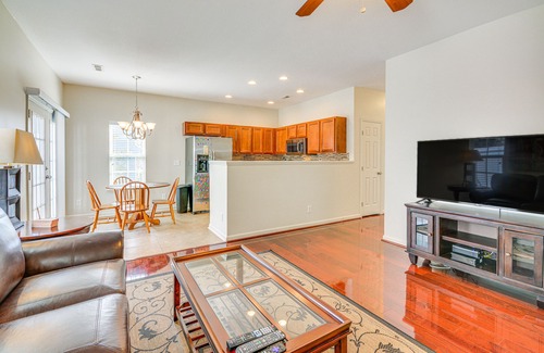 Greensboro Casa | Cozy Greensboro Townhome w/ Community Pool & Grill