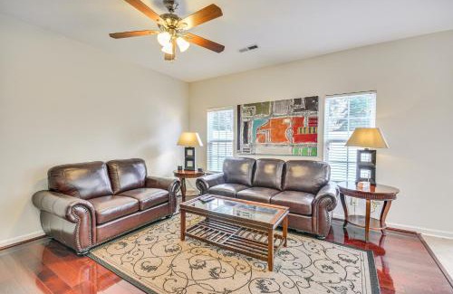 Greensboro Casa | Cozy Greensboro Townhome with Community Pool and Grill
