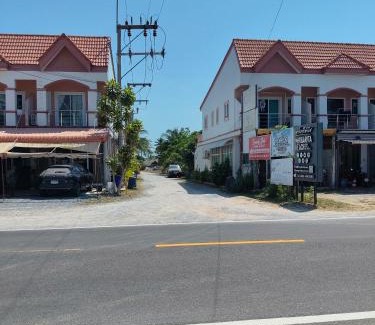 Khanom Villa | Cozy Holiday Home-Y