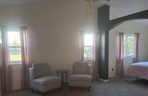 Modesto Casa | Cozy home in a Desirable neighborhood