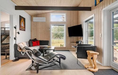 Bog By Casa | Cozy Home In Bogø By With Wifi