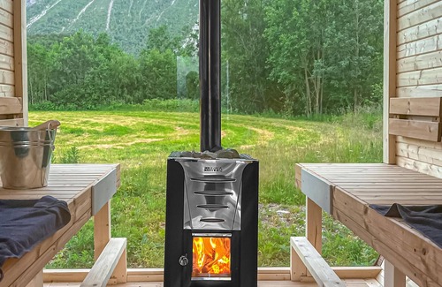 Narvik Casa | Acogedora casa en Elvegard con sauna