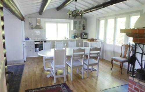 Kvicksund Casa | Cozy Home In Kvicksund With Sauna