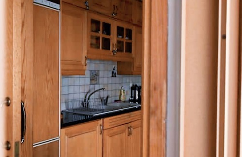 Omodos Casa | Cozy home in Omodos with mountain views, garden, WiFi, and private parking.