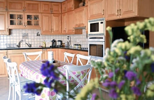 Omodos Casa | Cozy home in Omodos with mountain views, garden, WiFi, and private parking.