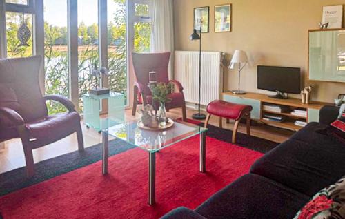 Oosterwolde Casa | Cozy Home In Oosterwolde With House Sea View