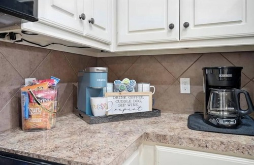 Lubbock Casa | Tucked Away in Southwest LBK *Pet Friendly *Garage