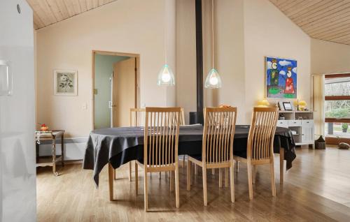 Spøttrup Casa | Cozy Home In Spøttrup With Sauna