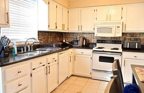 Greensboro Casa | Cozy Home on Pepperhill