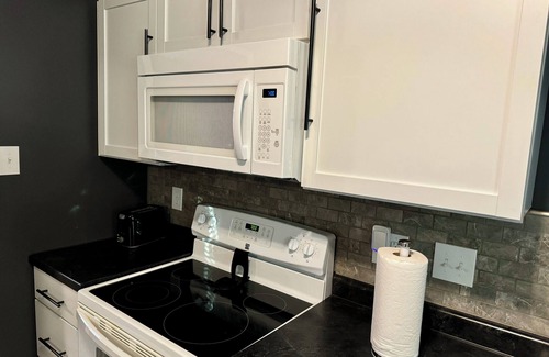 Salina Casa | Cozy home with privacy fence, fire pit & garage!