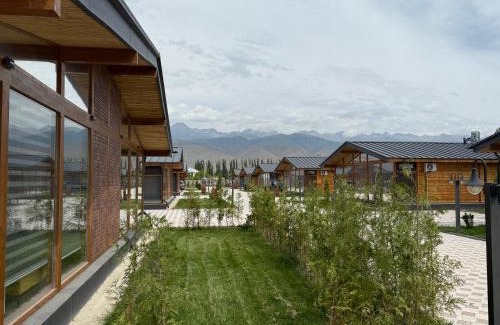 Cholpon-Ata Chalet De Esquí | Cozy house 7 min walk from beach