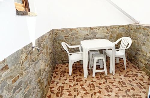 Redondo Casa | Cozy House in Redondo + Terrace