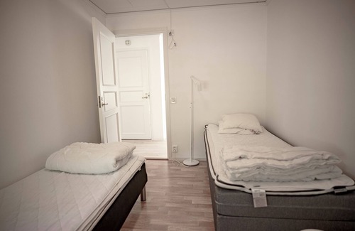 Aspet Complejo | Cozy house with large wooden deck near the sea and the beach