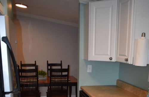 Southmont Cabaña | Cozy lake front cottage with boat dock